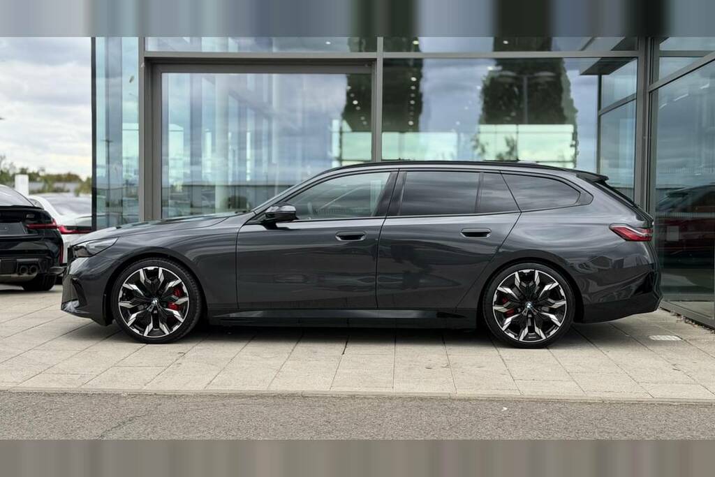 BMW i5 250Kw Edrive40 M Sport Pro 84Kwh Grey #4