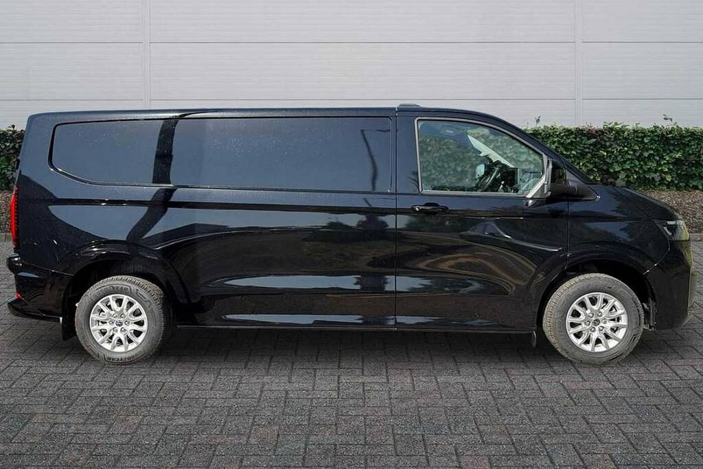 Volkswagen E-Transporter 160Kw 65Kwh Commerce Pro Van Black #4