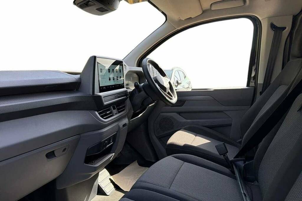 Volkswagen E-Transporter 160Kw 65Kwh Commerce Pro Van Black #2