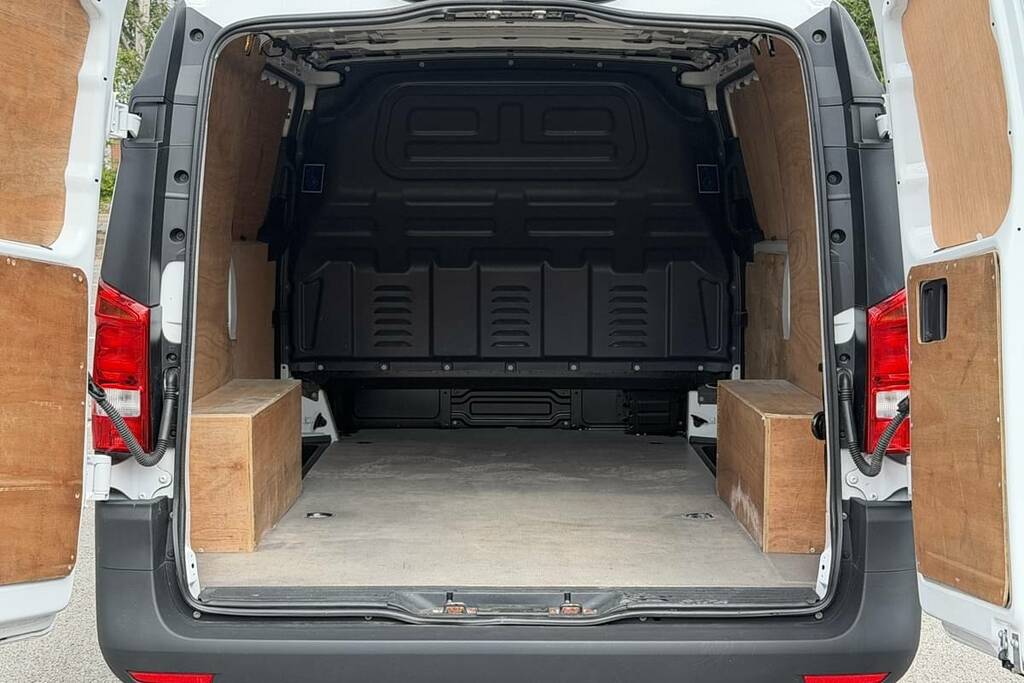 Mercedes-Benz Vito 114Cdi Progressive Van 9G-tronic YC71NKX White #2