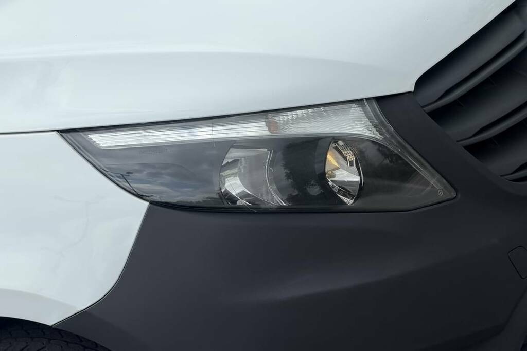 Mercedes-Benz Vito 114Cdi Progressive Van 9G-tronic YC71NKX White #4