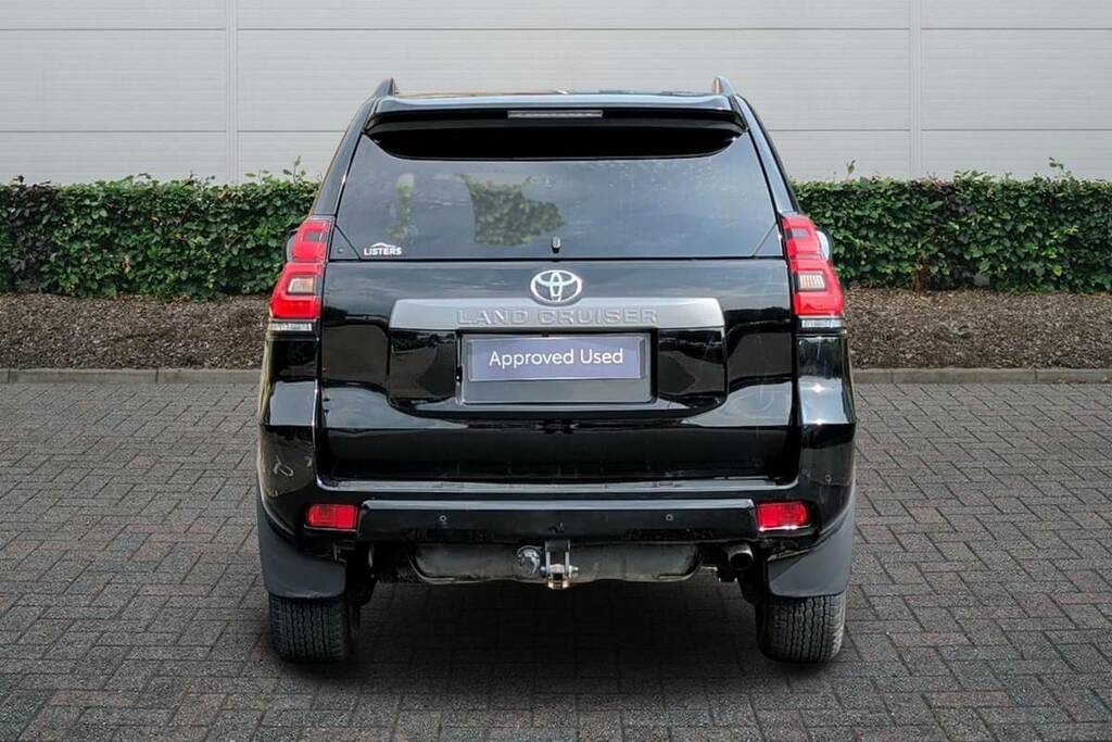 Toyota Land Cruiser 2.8D 204 Active Commercial Black #4