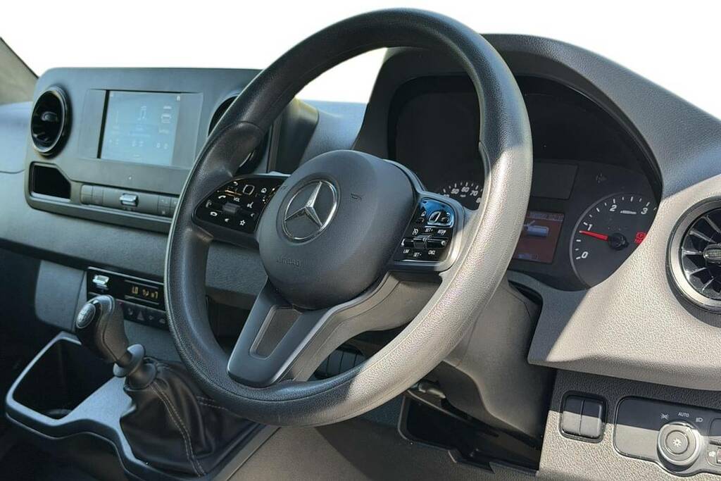 Mercedes-Benz Sprinter 3.5T H1 Premium Van KR73OGJ White #4
