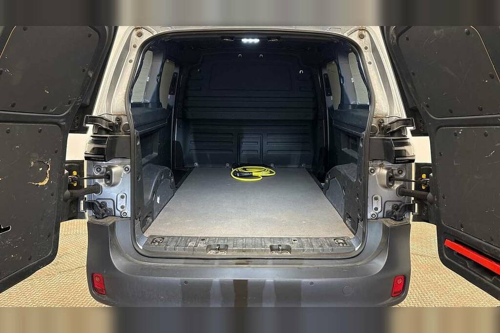 Volkswagen ID.Buzz 150Kw Commerce 77Kwh Silver #5