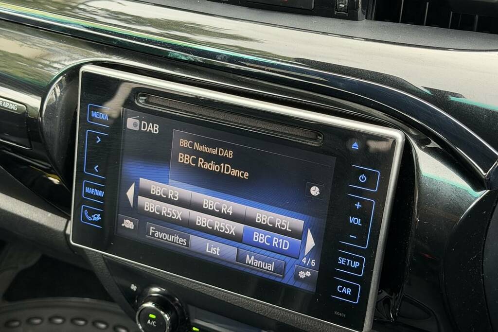 Toyota HILUX Invincible X Ltd Ed Dcab Pup 2.4 D-4d 3.5T Blue #3
