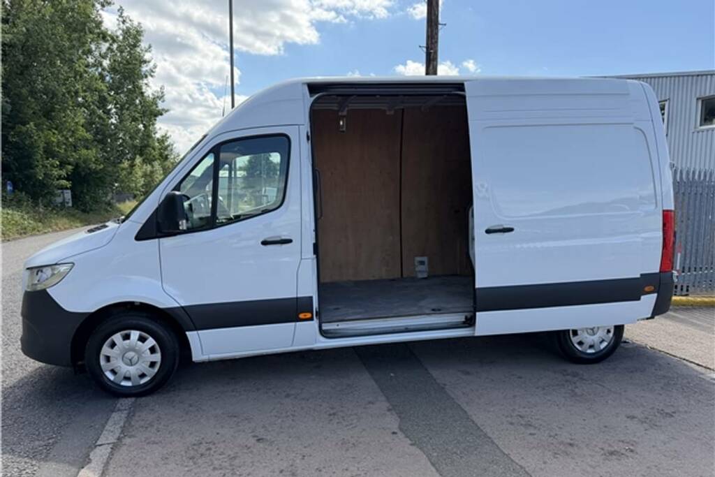 Mercedes-Benz Sprinter 3.5T H1 Premium Van White #6