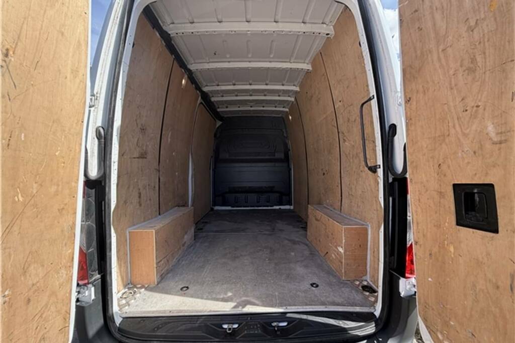 Mercedes-Benz Sprinter 3.5T H1 Premium Van White #3
