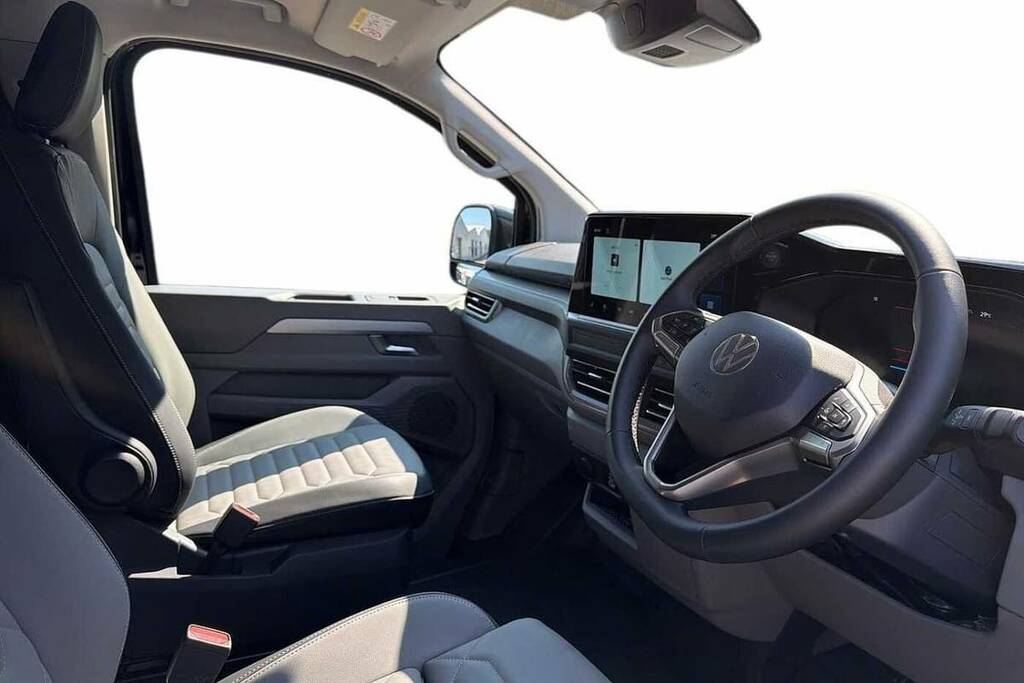 Volkswagen E-Transporter 100Kw 65Kwh Commerce Pro Van Black #5