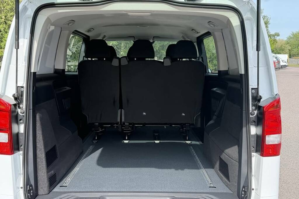 Mercedes-Benz Vito 116Cdi Pro Crew Van 9G-tronic White #2