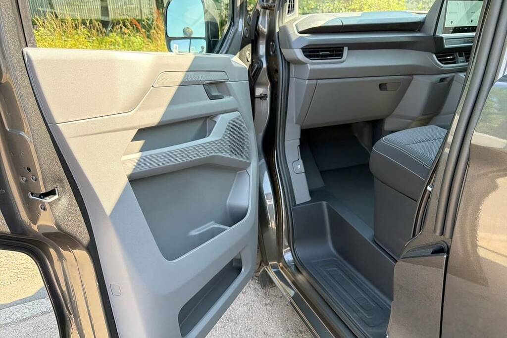 Volkswagen Transporter 2.0 Tdi 150 Commerce Plus Van #6