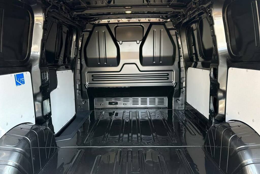 Volkswagen Transporter 2.0 Tdi 150 Commerce Plus Van #2