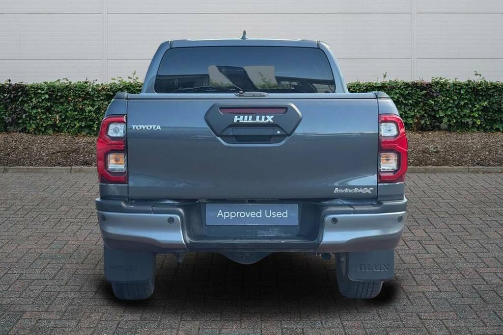 Toyota HILUX Invincible X Dcab Pick Up 2.8 D 48V Grey #4