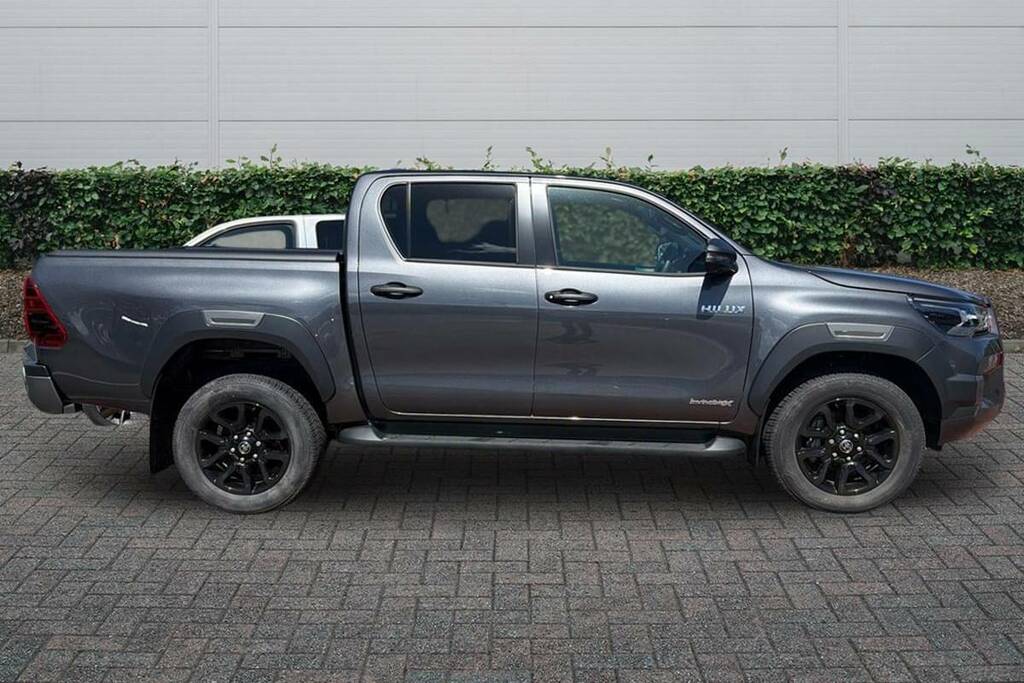 Toyota HILUX Invincible X Dcab Pick Up 2.8 D 48V Grey #5