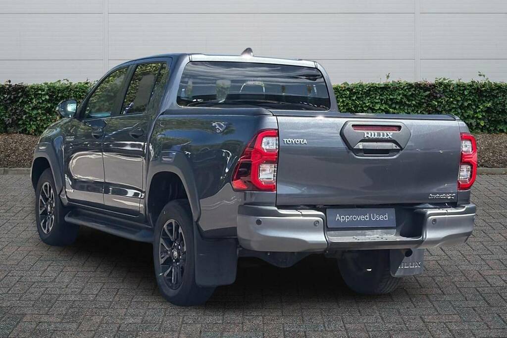 Toyota HILUX Invincible X Dcab Pick Up 2.8 D 48V Grey #2