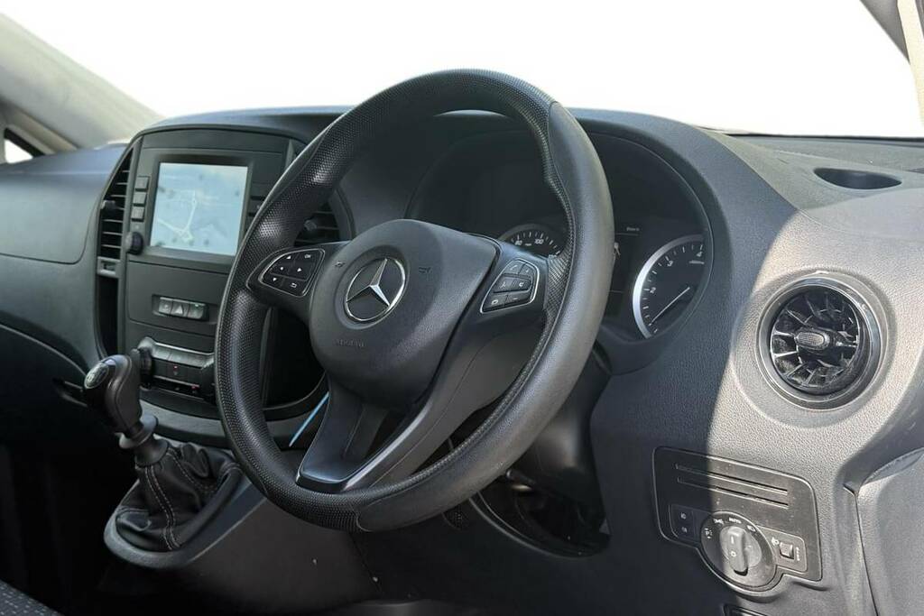 Mercedes-Benz Vito 114Cdi Progressive Van 9G-tronic White #4