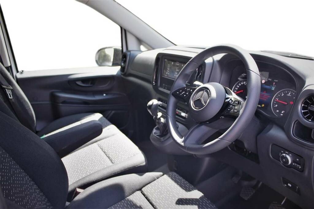 Mercedes-Benz Vito 114Cdi Pro Van White #4