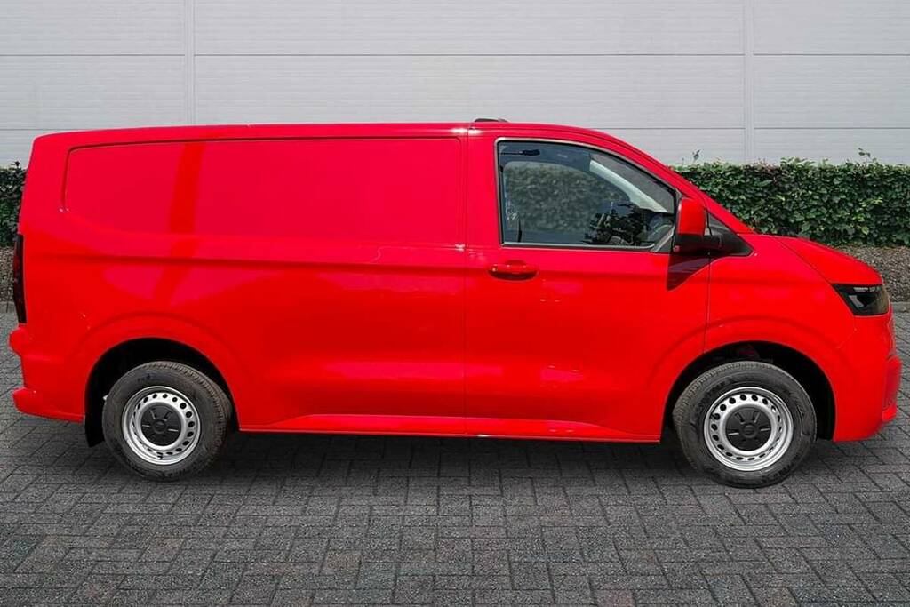 Volkswagen Transporter 2.0 Tdi 110 Commerce Plus Van 5 Plus VA26MZG Red #4