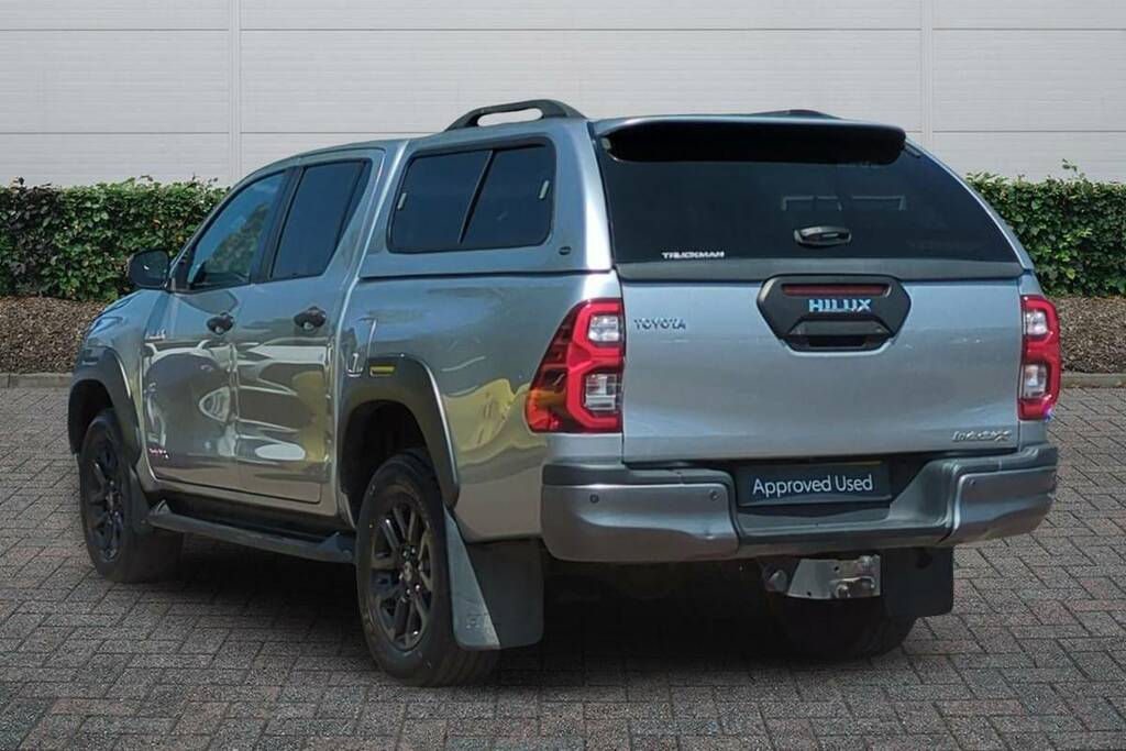 Toyota HILUX Invincible X Dcab Pick Up 2.8 D-4d Silver #2