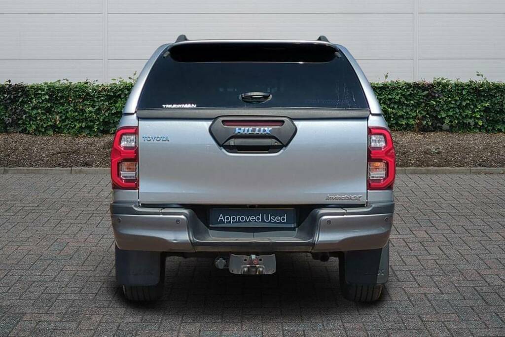 Toyota HILUX Invincible X Dcab Pick Up 2.8 D-4d Silver #4