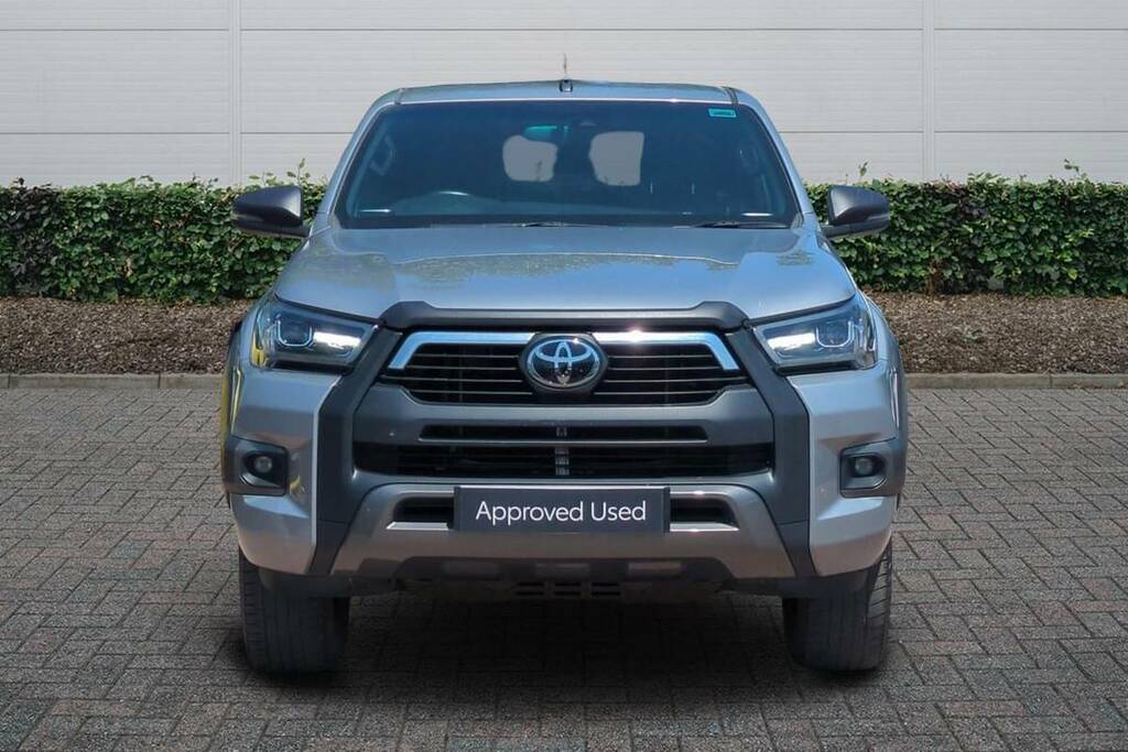 Toyota HILUX Invincible X Dcab Pick Up 2.8 D-4d Silver #3