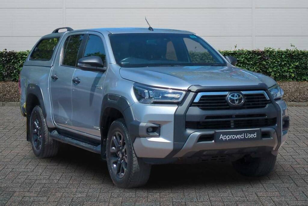 Toyota HILUX Invincible X Dcab Pick Up 2.8 D-4d Silver