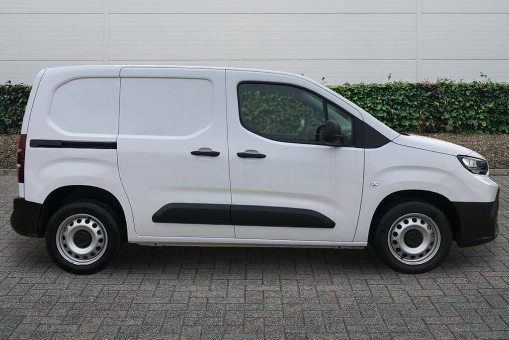 Toyota Proace City 1.5D 100 Active Van VK75SHV White #4