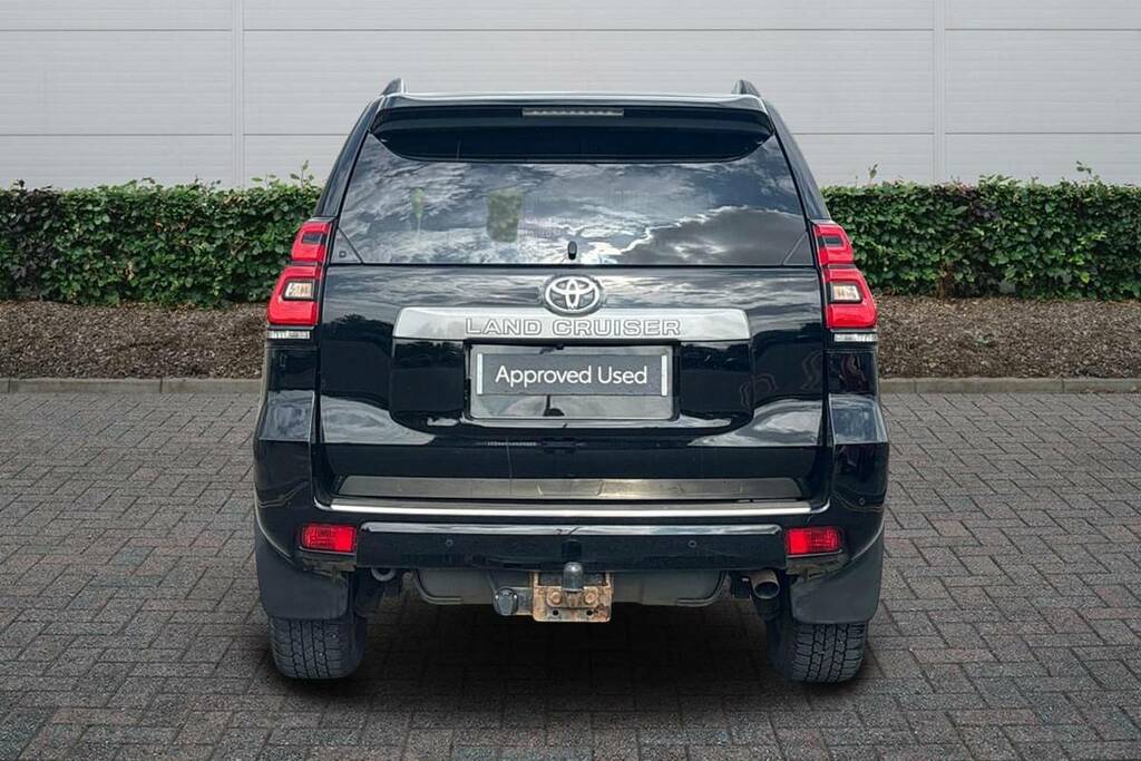 Toyota Land Cruiser 2.8D 204 Active Commercial Black #4