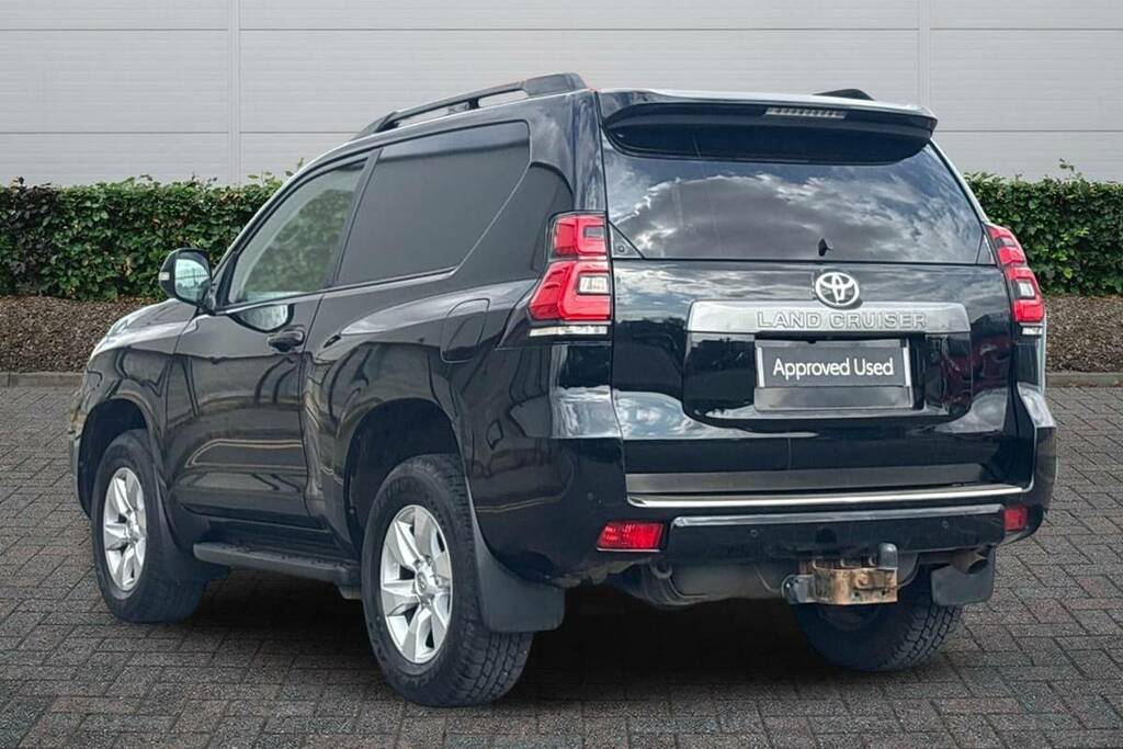 Toyota Land Cruiser 2.8D 204 Active Commercial Black #2