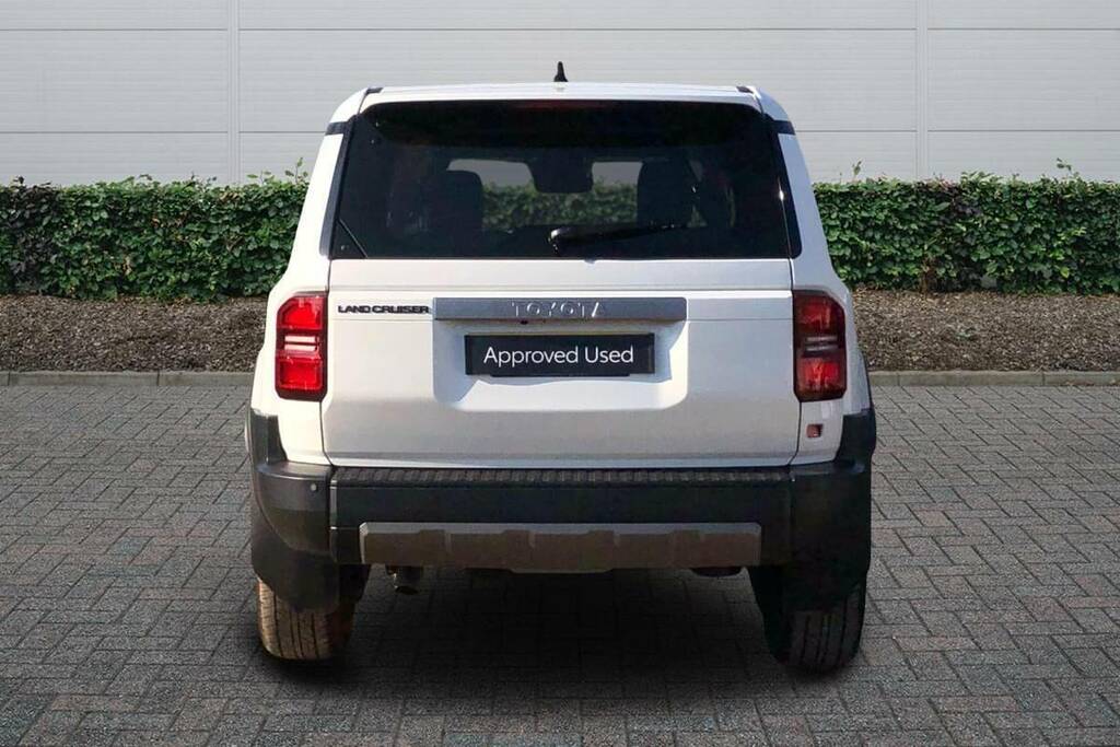 Toyota Land Cruiser 2.8D 205 Commercial White #5