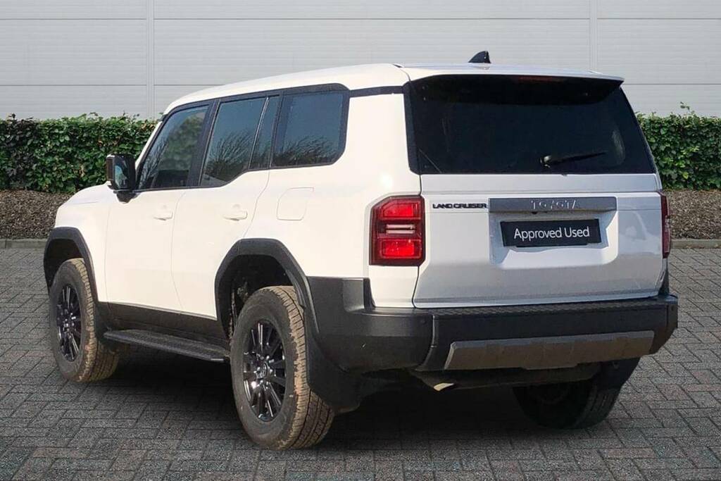 Toyota Land Cruiser 2.8D 205 Commercial White #2