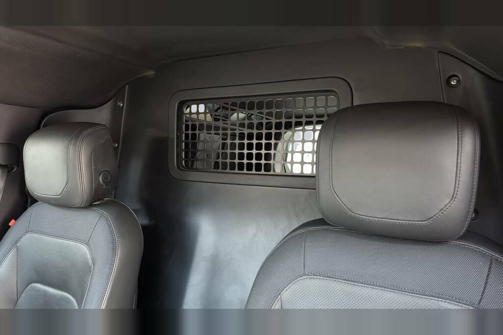 Land Rover Defender 110 3.0 D300 Hard Top X-dynamic Hse Grey #4