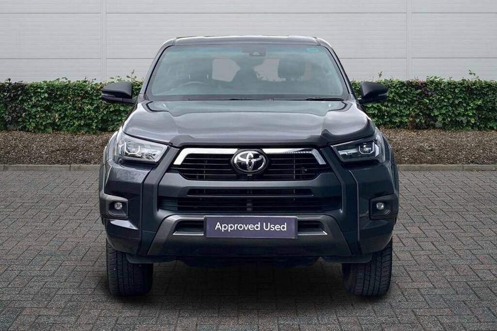 Toyota HILUX Invincible X Dcab Pick Up 2.8 D 48V Grey #3