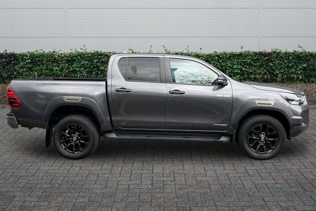 Toyota HILUX Invincible X Dcab Pick Up 2.8 D 48V Grey #5