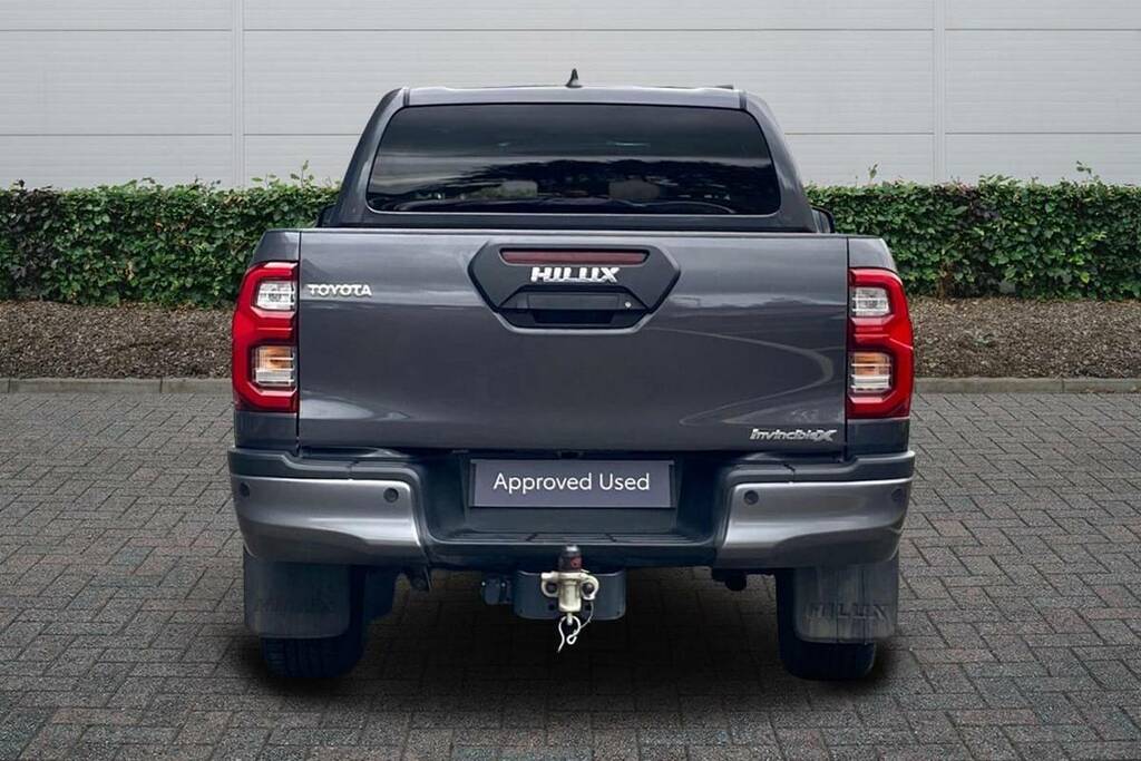 Toyota HILUX Invincible X Dcab Pick Up 2.8 D 48V Grey #4