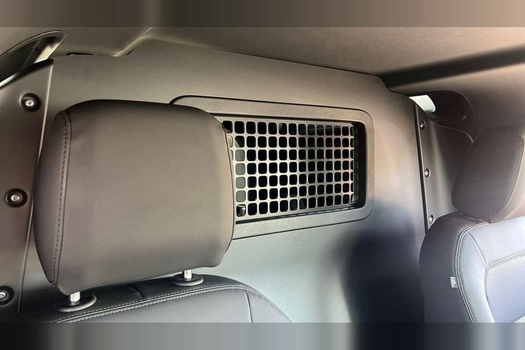 Land Rover Defender 90 3.0 D250 Hard Top X-dynamic Se #4