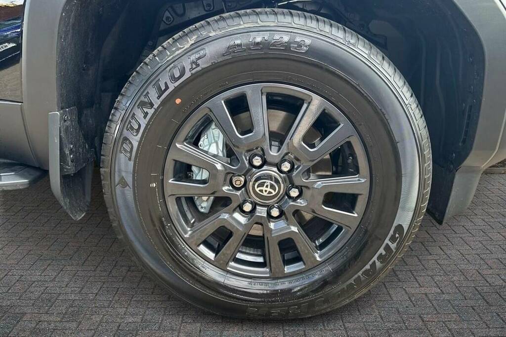 Toyota Land Cruiser 2.8D 205 Commercial Black #6