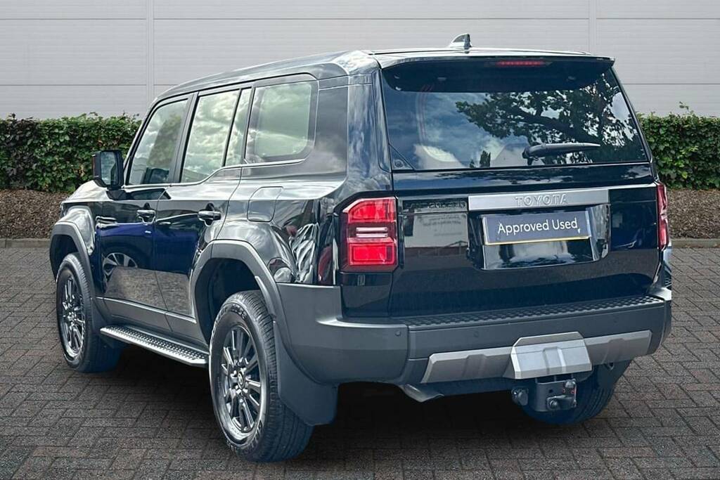 Toyota Land Cruiser 2.8D 205 Commercial Black #2