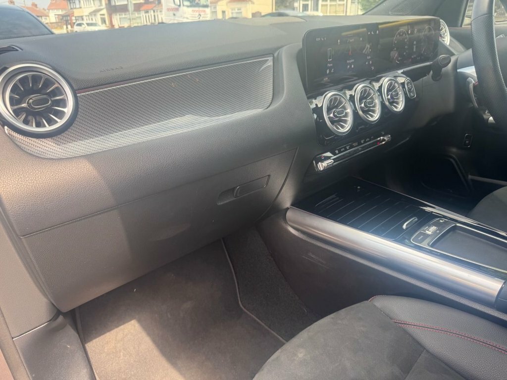 Mercedes-Benz GLA Class Suv Black #11