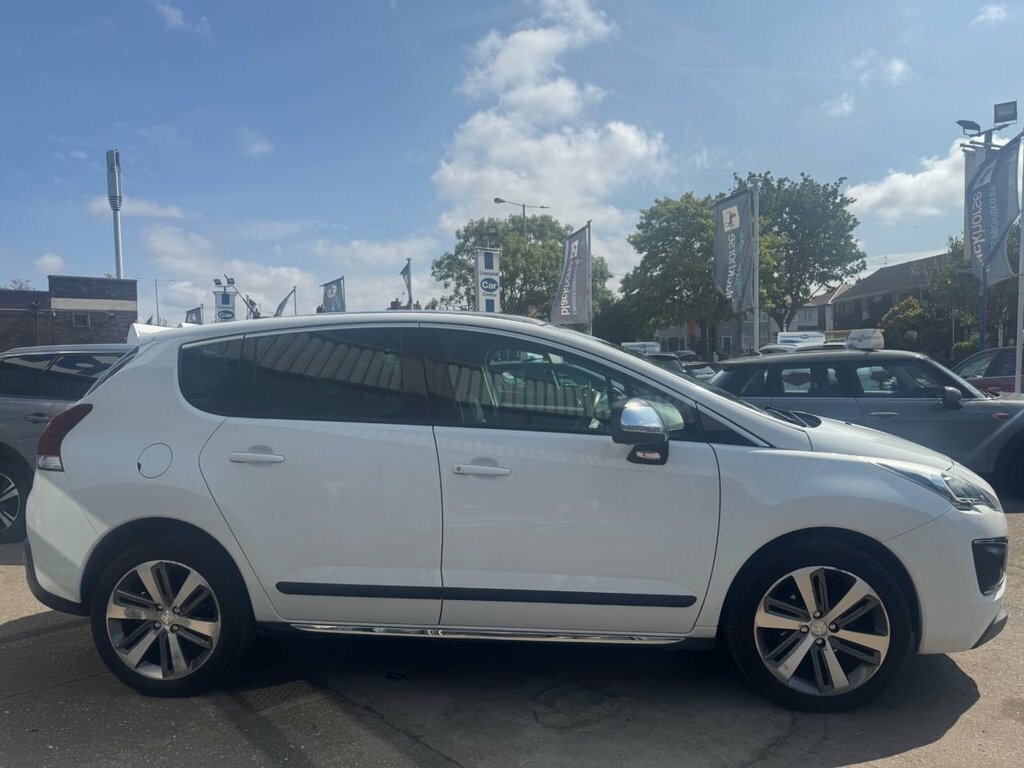 Peugeot 3008 1.6L Allure White #2