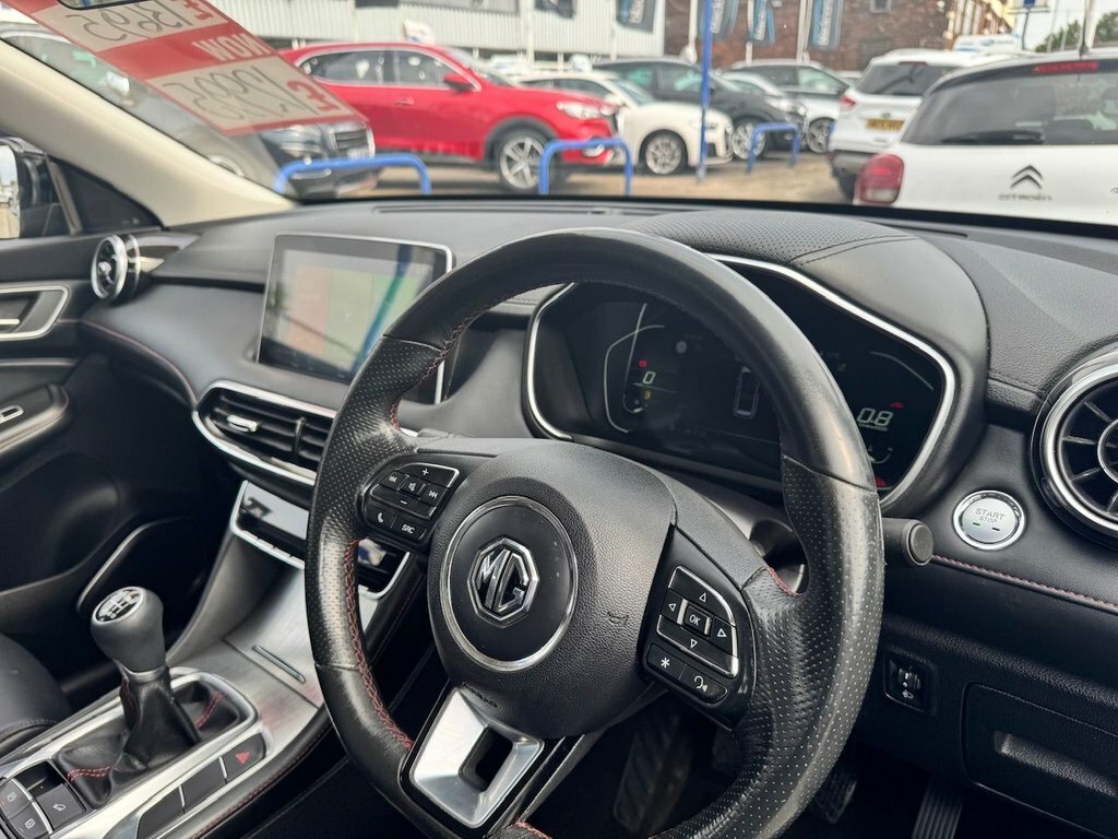 MG HS 1.5L Excite Black #5