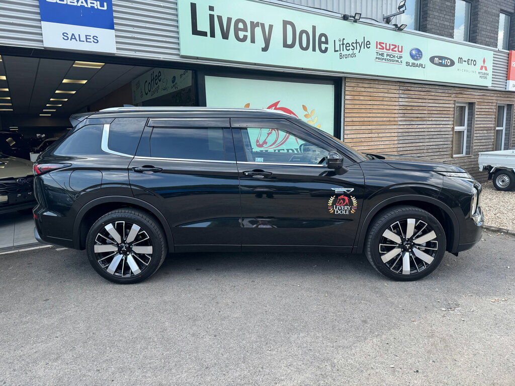 Mitsubishi Outlander 2.4 Phev Diamond 2360 cc Black #5