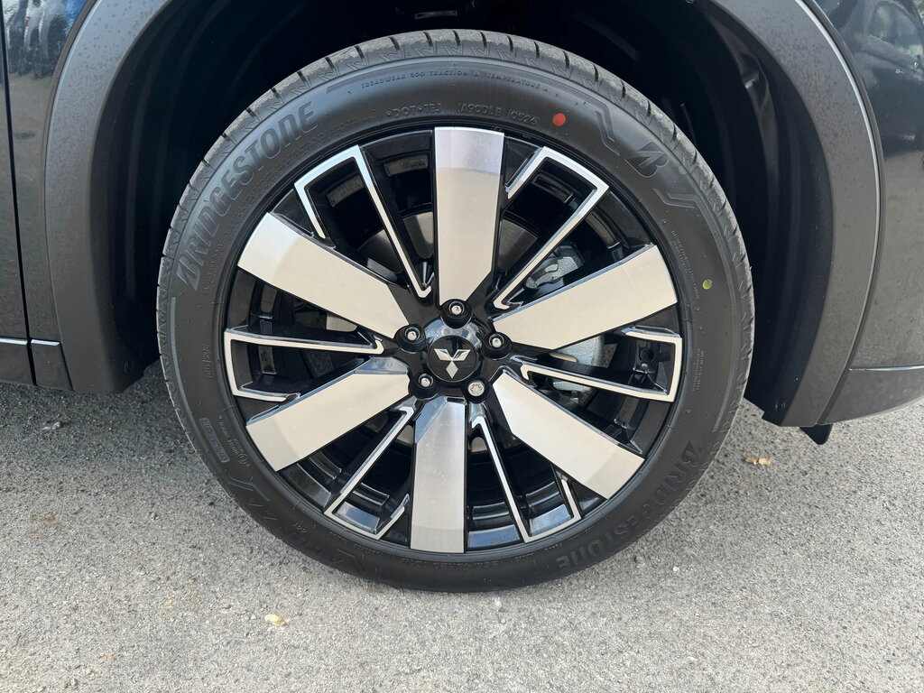 Mitsubishi Outlander 2.4 Phev Diamond 2360 cc Black #3
