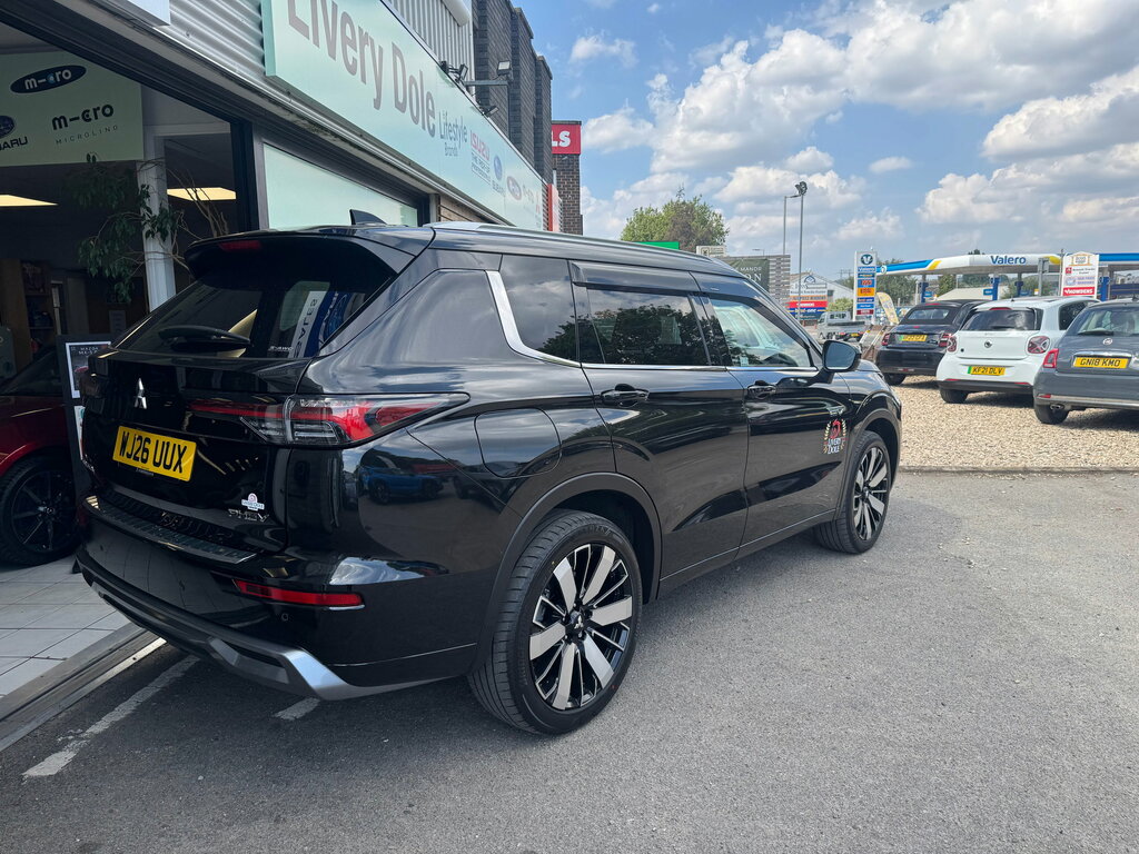 Mitsubishi Outlander 2.4 Phev Diamond 2360 cc Black #6