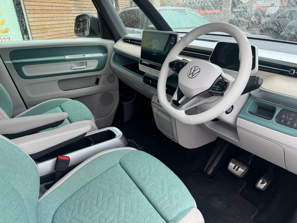 Volkswagen ID.Buzz Pro 77Kwh 1St Edition Mpv 204 P White #2