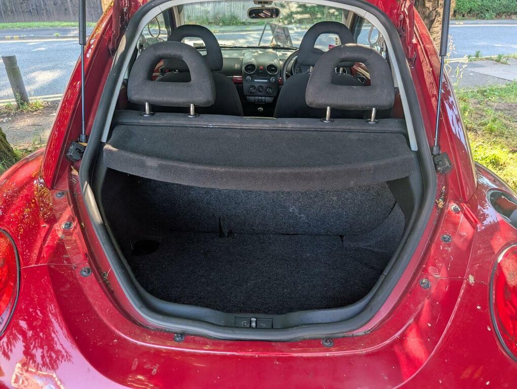 Volkswagen Beetle Hatchback 1.6 Luna Euro 4 200757 Red #6