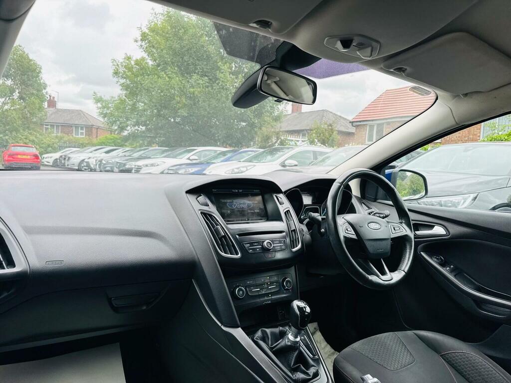 Ford Focus 1.6 Tdci Edge Estate Euro 5 Ss White #37