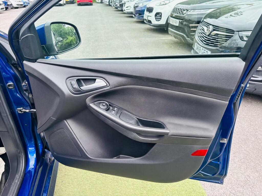 Ford Focus 1.6 Tdci Edge Estate Euro 5 Ss White #45