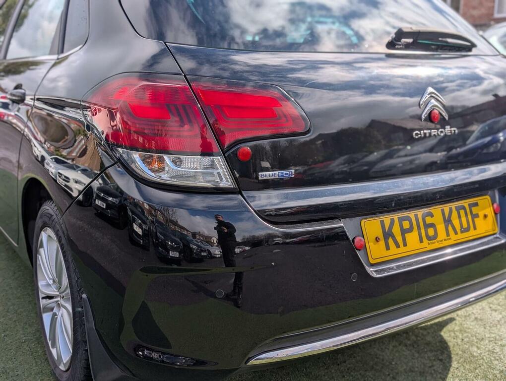 Citroen C4 Grand Bluehdi Exclusive Red #35