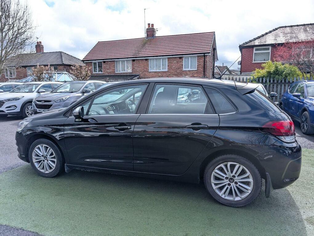 Citroen C4 Grand Bluehdi Exclusive Red #17