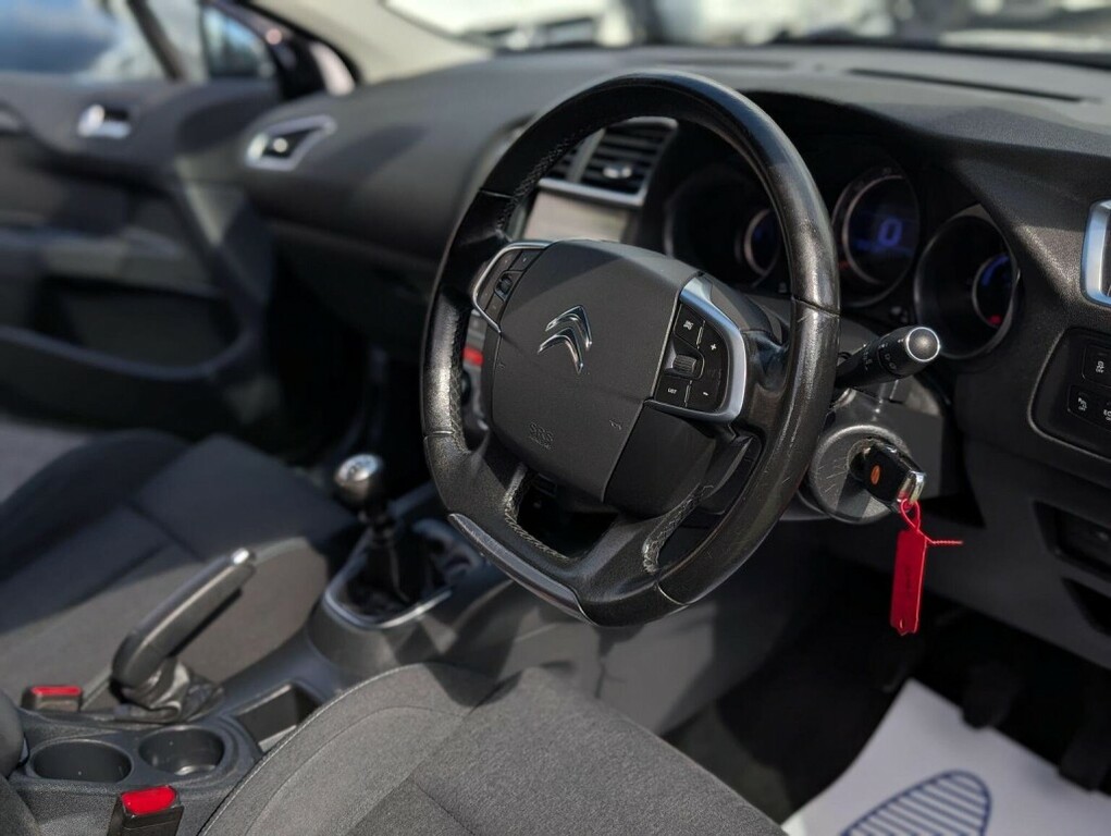 Citroen C4 Grand Bluehdi Exclusive Red #55